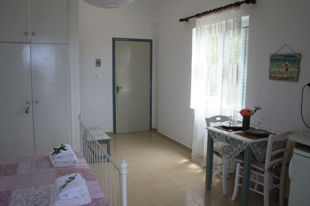 Romantic Apartment Adelianos Kampos Eksteriør bilde
